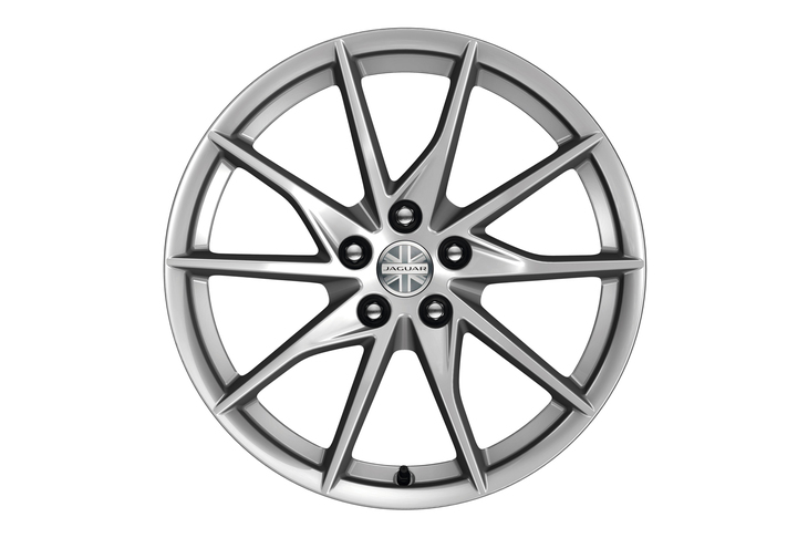 ユニオンジャックのホイールセンターバッジが採用されたアルミホイール「18インチスタイル1036」。