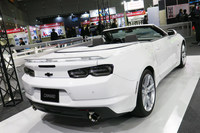 GMが「シボレー・カマロ」の改良モデルを発表　グリーンの特別仕様車も90台限定で発売【東京オートサロン2020】の画像