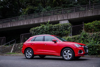 初代「Q3」と同様に、新型でも6ライトウィンドウを採用。これは「Q7」や「Q5」といったアウディの上級SUVモデルとも共通の意匠となる。