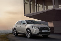 「DS 7」のマイナーチェンジモデルが日本上陸　フロントまわりのデザインを刷新
