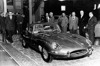 幼少期のイアン・カラム氏に多大な影響を与えたとされる「ジャガーEタイプ」。高い動力性能はもちろん、ロングノーズ・ショートデッキの伸びやかなスタイリングも魅力だった。