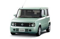 2002年登場の2代目「キューブ」。渕野氏と清水氏が、ともに「歴代に本社で屈指のグッドデザイン！」と評価する一台だ。