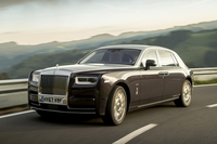 現在世界最大のセダンは、全長5770mmの「ロールス・ロイス・ファントム」。写真はそのストレッチ版となる「ファントム エクステンデッドホイールベース」で、ボディーサイズは全長×全幅×全高＝5990×2020×1645mm。