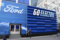 フォルクスワーゲンと提携したフォードは、「MEB」の供給を受けて2023年から欧州向けBEVに採用する。