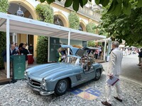 「メルセデス・ベンツ300SL」はもう見慣れた、と言うなかれ。これはアストンマーティンのオーナーだったデイヴィッド・ブラウンが所有していた車両である。
