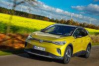 結局、どんな話し合いがあり、なにが決まったのかよくわからずに閉幕した「COP26」。自動車関連では2040年までに全ての新車をゼロエミッション化することを目指す共同声明も発表されたが、参加国や自動車メーカーの足並みはそろわず、電動化の急先鋒（せんぽう）とされる独フォルクスワーゲンも署名を見送った。