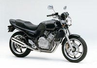 1991年「ホンダ・ジェイド」。スーパースポーツの「CBR250RR」と同じカムギアトレインの水冷249cc直4 DOHCエンジンをデチューンして積んだネイキッドロードスポーツ。