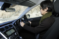 マツダCX-7 クルージングパッケージ(FF/6AT)／CX-7(4WD/6AT)【試乗速報】の画像