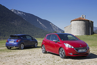 200psのターボエンジンを積んだ「208GTi」。外観では、ホイールやエンブレム、専用デザインのグリルなどが目印となっている。