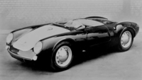 「ポルシェ550スパイダー」
	1954年から市販されたレーシングカー。車名は550kgという車両重量からつけられている。鋼管フレームとアルミボディーで軽量化を図り、1.5リッター水平対向4気筒エンジンをミドに搭載した。1954年にはルマン24時間レースでクラス優勝を果たしている。
