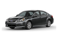 新型「レガシィセダン」（写真は全て北米仕様）