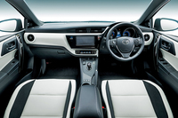 「オーリス ハイブリッド“Gパッケージ”」のインテリア。