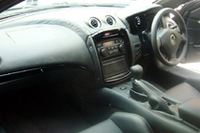 インテリアの印象はさほど変わらない。ただし、バックモニターがないため、後方視界は要注意。