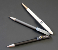 クルマのブランド名入りボールペンの数々。好きなんですけど……。