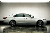 新型「トヨタ・クラウンマジェスタ」がデビューの画像