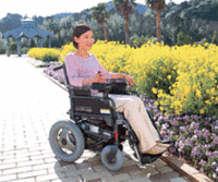 新型バッテリーを積んだスズキの電動車椅子の画像