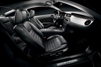 黒一色のマスタング「Mustang THE BLACK」発売の画像