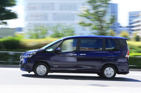 新型「セレナ」の燃費は、FF車が15.0～17.2km/リッター、4WD車が15.0～15.8km/リッターと発表されている（いずれもJC08モード）。