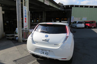 
	小田原漁港では毎週土曜日に「港の朝市」が開催される。その日の朝にあがった新鮮な魚はもちろん、小田原名産の干物などの地場産品も販売される。魚は午前9時から売り切れまで。魚以外の品は午前7時～10時。荒天時や連休中などは開催されない土曜日もあるので要確認。

	 
	