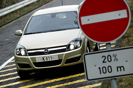 �I�y���E�A�X�g��1.6��2.0�^�[�{�i2�y�_��5MT/6MT�j2003�N�̃t�����N�t���g�V���[�œo��A�V���ȃC���[�W��...