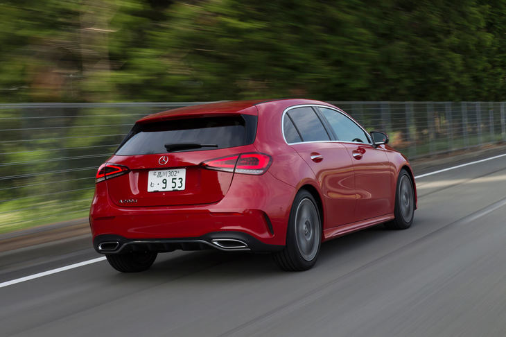 
	今回は、高速道路を主体におよそ290kmの距離を試乗。燃費は満タン法で14.6km/リッター、車載の燃費計で16.4km/リッターを記録した。
	