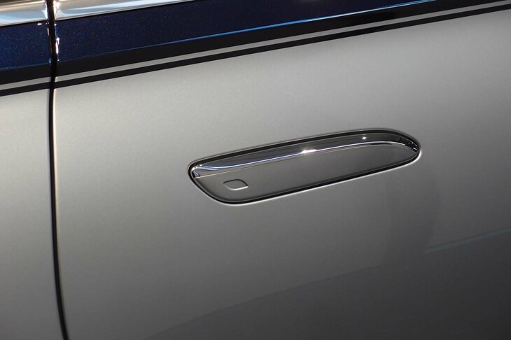 メルセデス・マイバッハS680 4MATICエディション100（フロントドアのアウターハンドル）