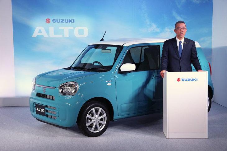 専務取締役の鈴木敏明氏。鈴木俊宏社長ともども、スズキの新型車発表会ではおなじみの人物だ。