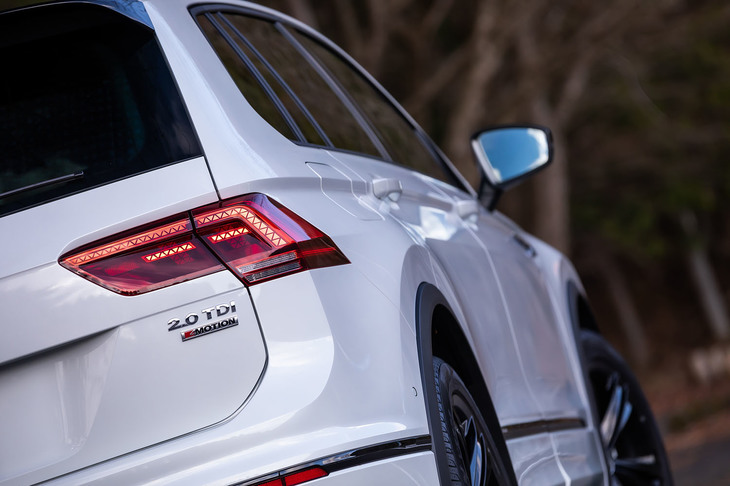 今回の試乗車は、「ティグアン」の特別仕様車「Rライン ブラックスタイル」。ブラックパーツで外装がドレスアップされている。