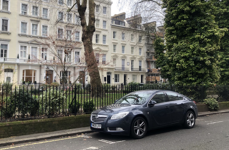 体感値ではあるが、ボクスホールも見かける機会が減った。これはオペルにも同名の姉妹車がある最高級モデル「インシグニア」。