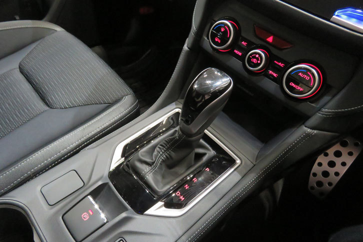 スバル・インプレッサG4（シフトセレクター）