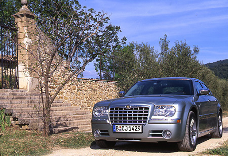 クライスラー300C 5.7V8（5AT）【海外試乗記（前編）】