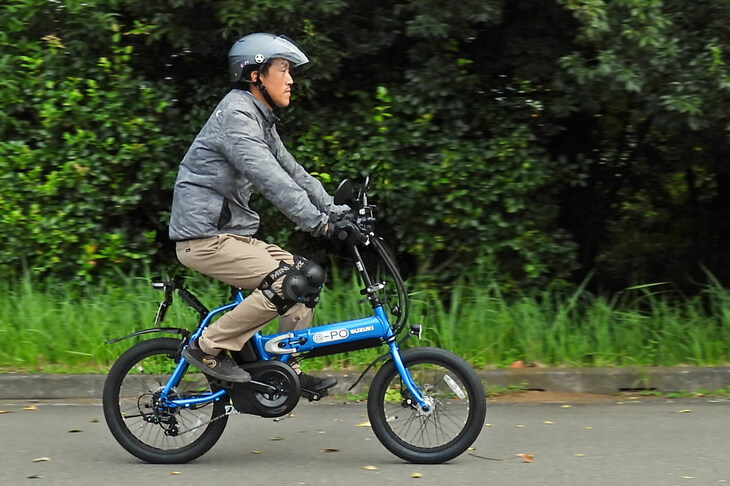 「e-PO」の開発に際しては、原付一種としての動力性能と車体のバランスも吟味。「この性能で26インチの自転車はアンバランス」との判断から、ミニベロの「オフタイム」をベース車に選んだという。