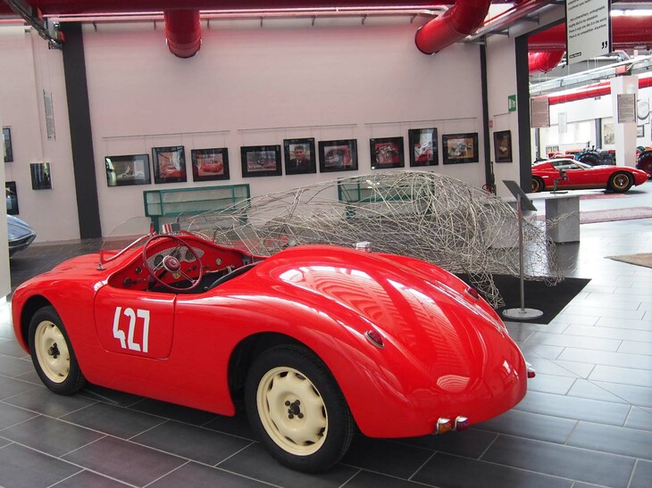 実際にはフェルッチョは、この車両で1948年のミッレミリアに参加。リタイアを喫している。