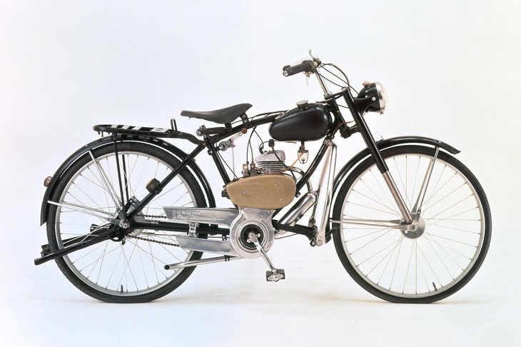 60ccの排気量を持つバイクモーター「ダイヤモンドフリー号」。折からのバイクブームも重なり、大ヒットとなった。