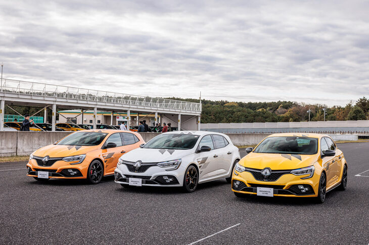 「メガーヌR.S.」の特別限定車「ウルティム」は、R.S.の名を冠する最後のモデルであり、R.S.の創立年にちなんでグローバルで1976台が販売される。