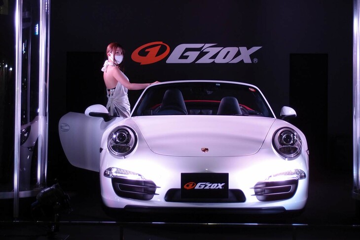 ソフト99のカーコーティングが施工された「ポルシェ911カレラ」。