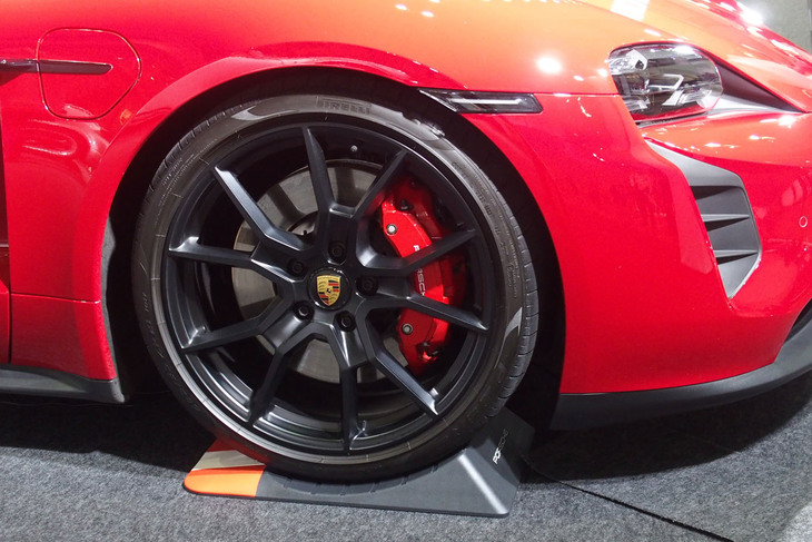 ポルシェ・タイカンGTS（2023年）