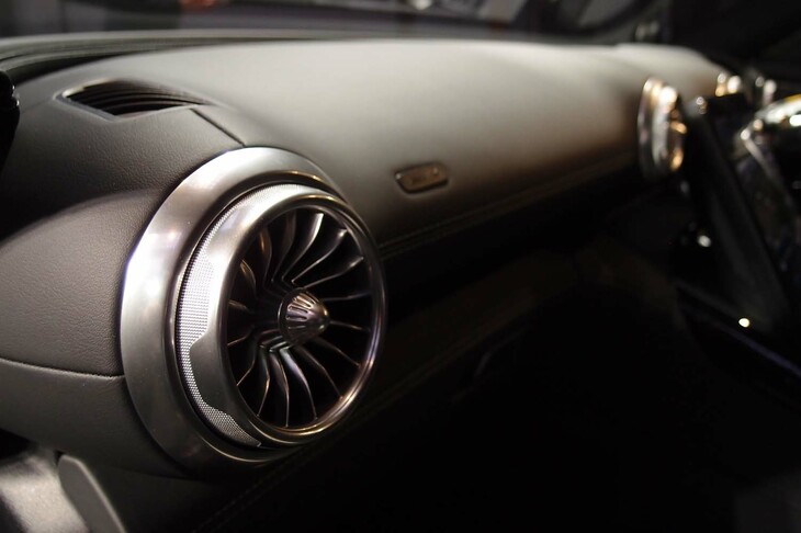 メルセデスAMG SL43（エアコン吹き出し口）