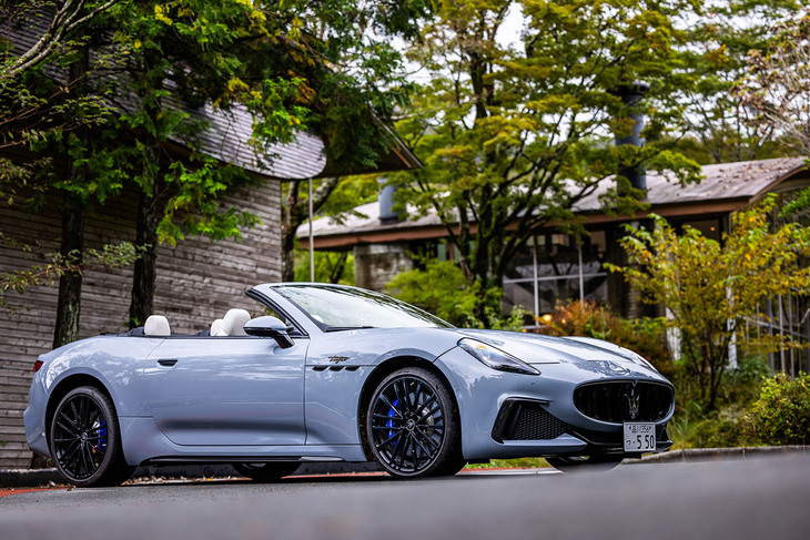 マセラティ・グランカブリオ トロフェオ