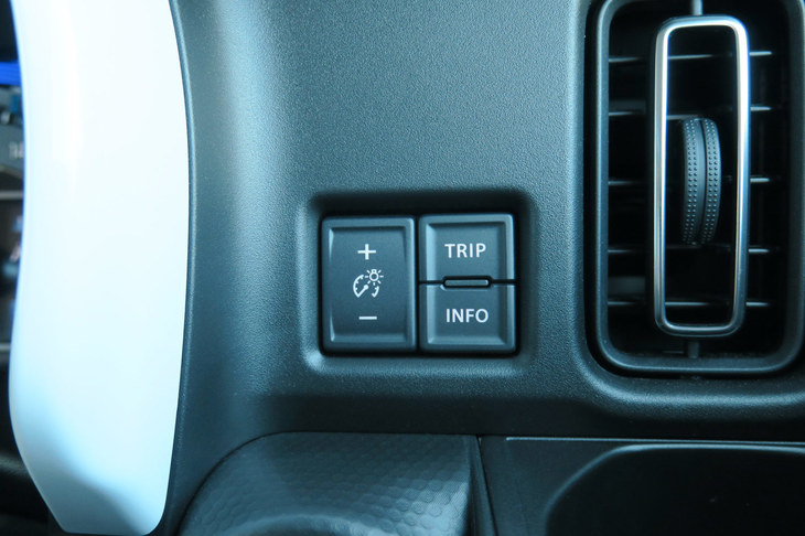 スズキ・ハスラー ハイブリッドXターボ（4WD）（インテリア）