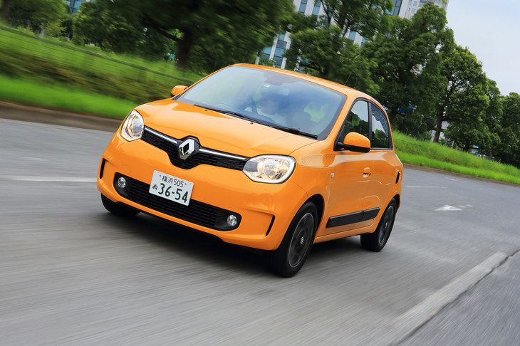 力強く滑らかな加速が持ち味の「トゥインゴ」。3気筒とは思えないエンジンの回転フィールも魅力的だ。