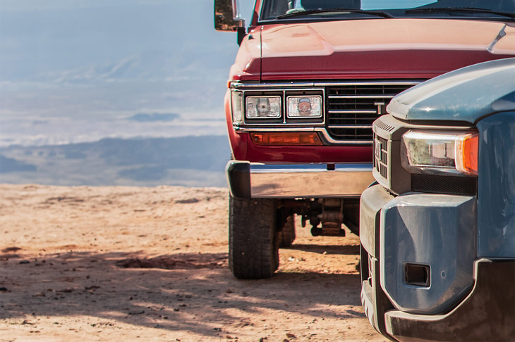 北米にて公開された新型「ランドクルーザー」のフロントまわり（写真向かって右）。