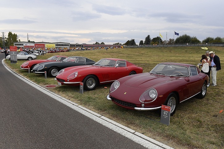 コンクールデレガンスの様子。