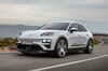 ポルシェが新型「マカン」を世界初公開　第2世代は全車100％電動に