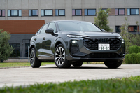 アウディの新型「Q3」「Q3スポーツバック」の国内導入は2026年5月。今回の試乗車は後者の上位グレード「TFSIクワトロ150kWアドバンスト」。