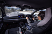 関越自動車道に入ってからは、およそ120km先の赤城高原サービスエリアを目指して淡々と走るのみ。「エコ」モードを選択し、7速に入る1300rpm近辺をキープして走行した。