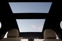 「アルファ・ロメオ・ステルヴィオ」に上質感を高めた限定車の画像