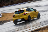 富士スピードウェイのショートサーキットは、ストレートが長い下り坂で、その先に左、右の2つのコーナーと、急しゅんな上りの左ヘアピンが待ち受ける、難易度の高いコースレイアウトとなっている。