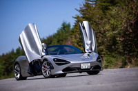 2019年1月に日本導入が発表された「マクラーレン720Sスパイダー」。オープンボディーを採用するが、車重はクーペの「720S」との比較で、49kgの重量増にとどめられている。