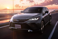 ボディーの手当てこそ「NX」に譲る「ハリアー」だが、単体で乗れば立派に高級車の乗り味だ。